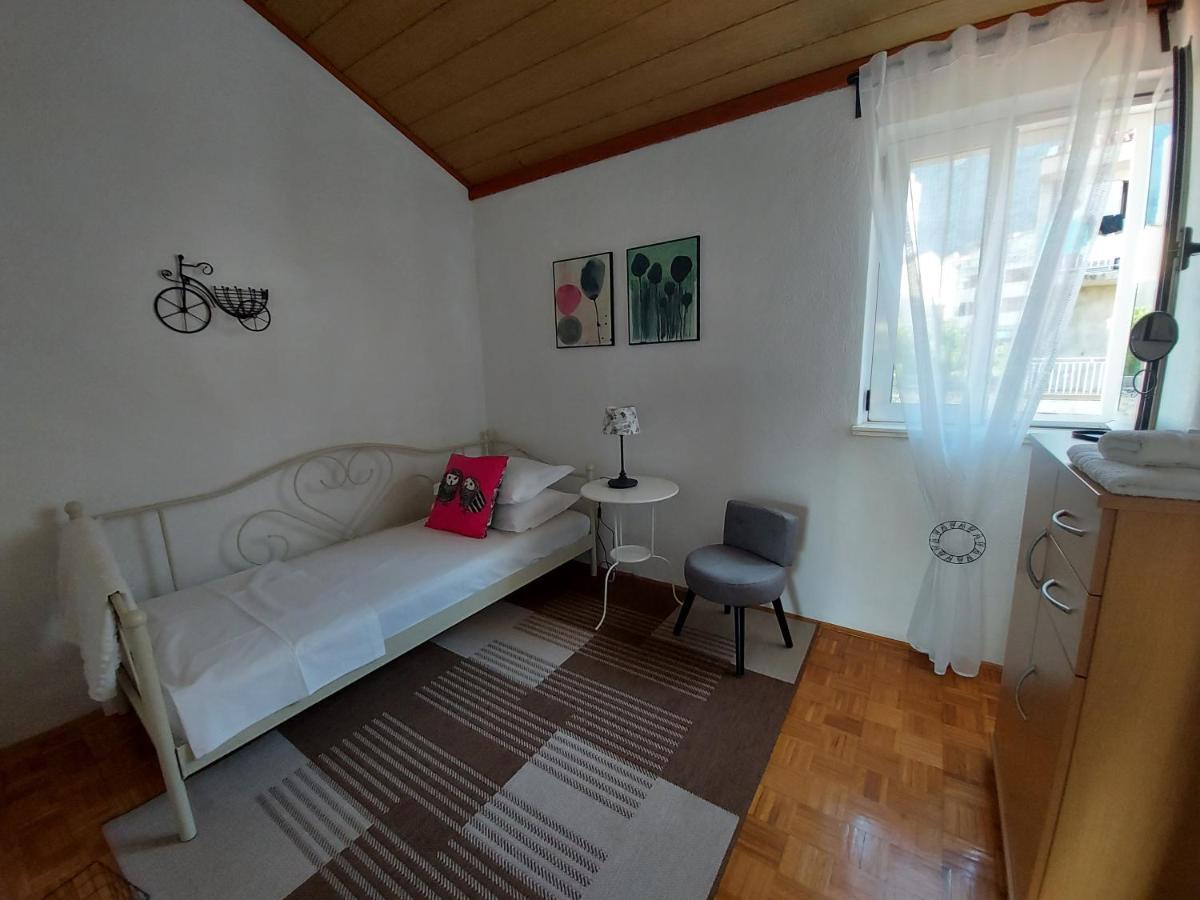 Apartments And Rooms Villa Dona Makarska Exterior photo