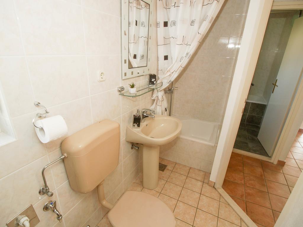 Apartments And Rooms Villa Dona Makarska Exterior photo
